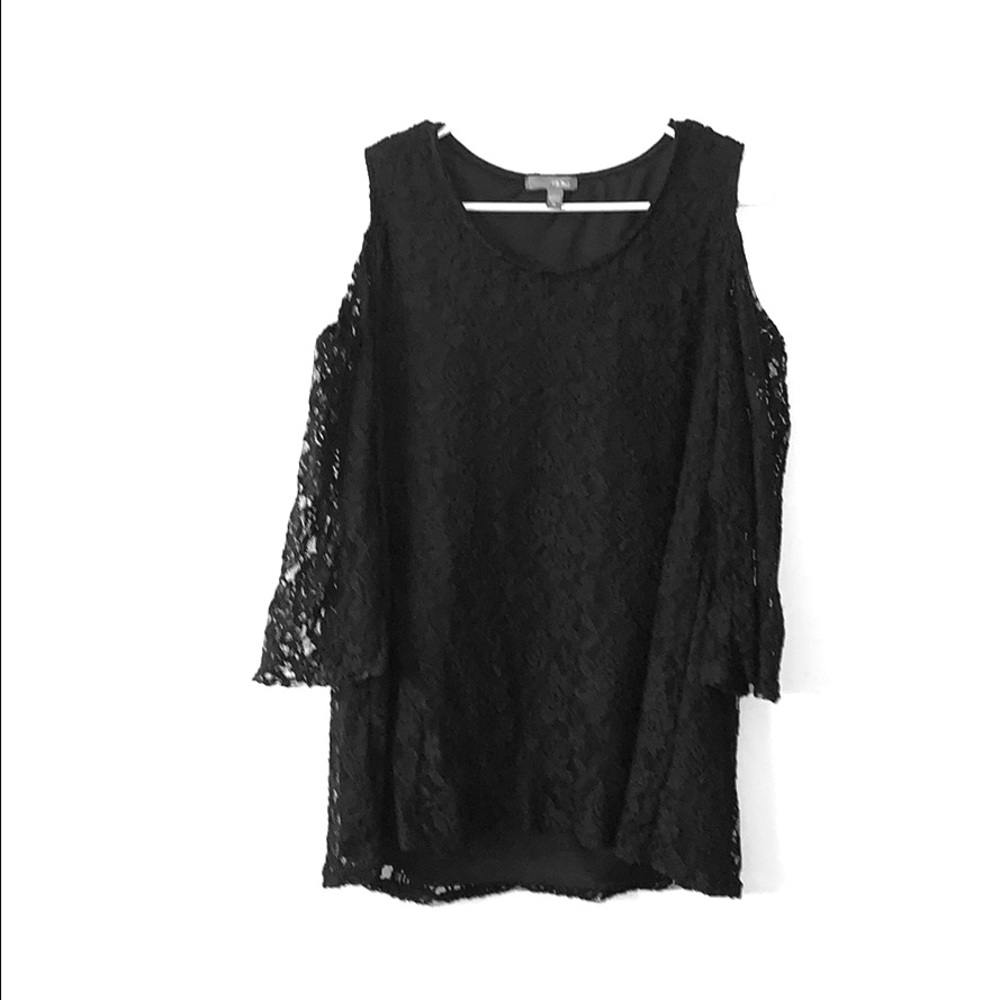 Exposed Shoulders Lace Top